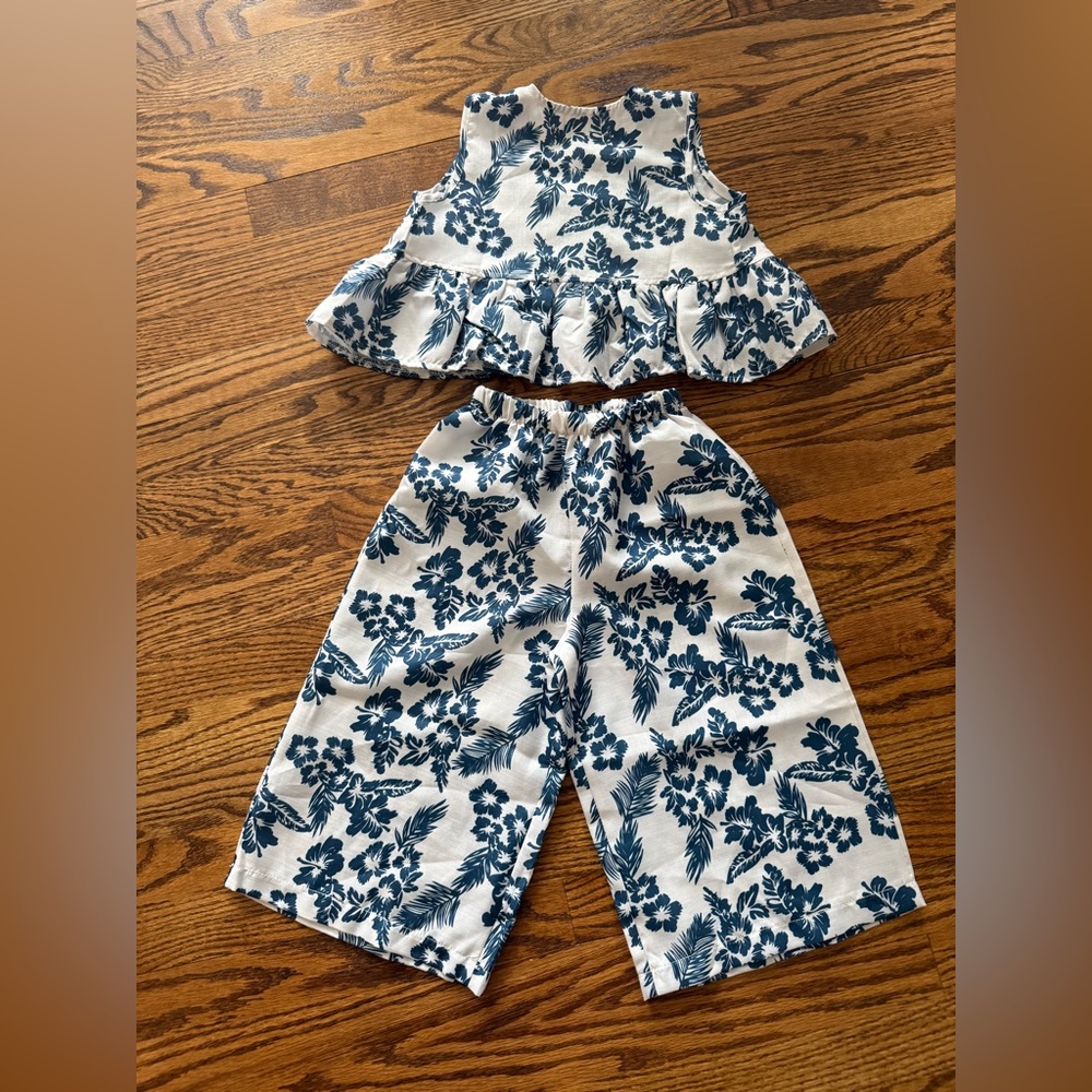 100% cotton Blue and white floral 5T matching pant set